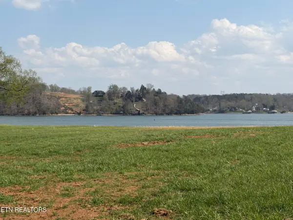 201 Plantation Way, Lenoir City, TN 37772