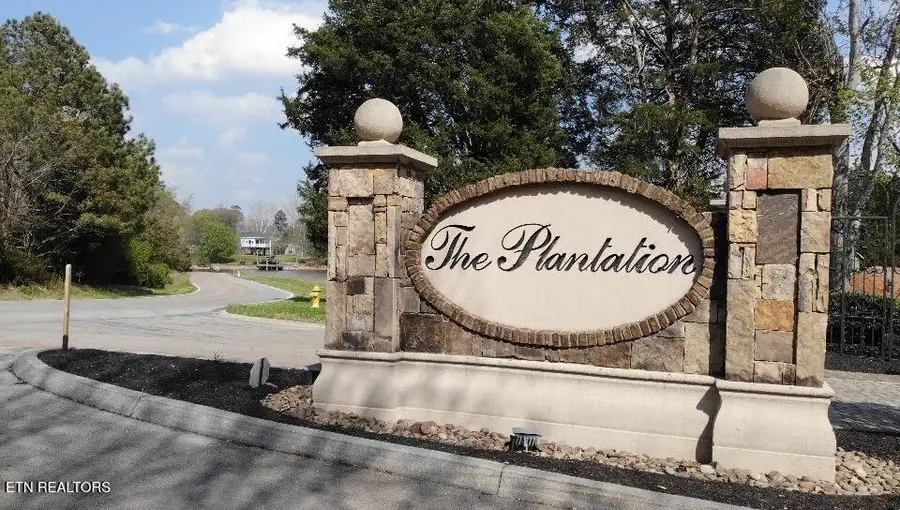201 Plantation Way, Lenoir City, TN 37772 - #2