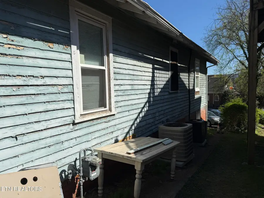 2208 Laurel Ave, Knoxville, TN 37916 - #3