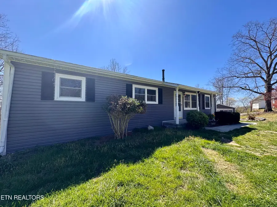 138 S Gaylor Rd, Lafollette, TN 37766 - #3