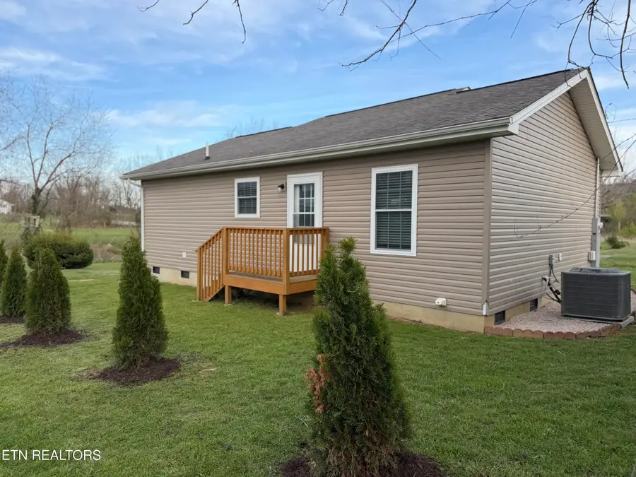 668 Towncreek Rd, Speedwell, TN 37870 - #3