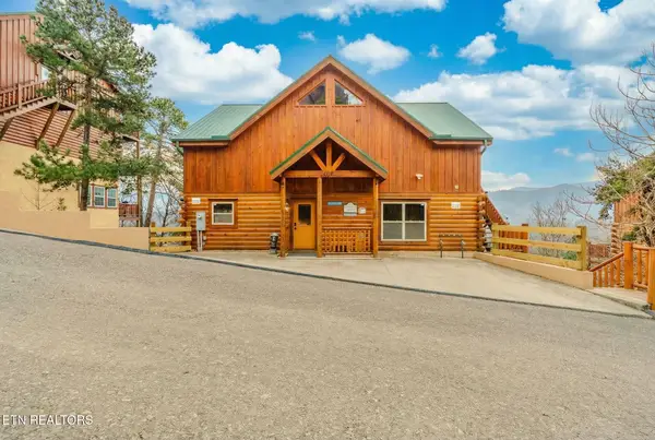 4831 Highland Place Way, Pigeon Forge, TN 37863