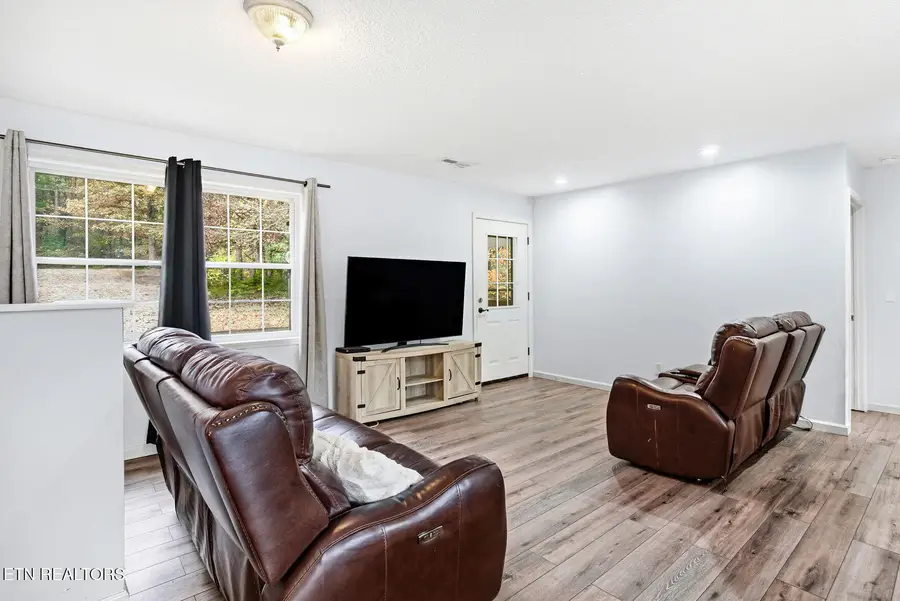 61 Old Stagecoach Rd, Crossville, TN 38555 - #3