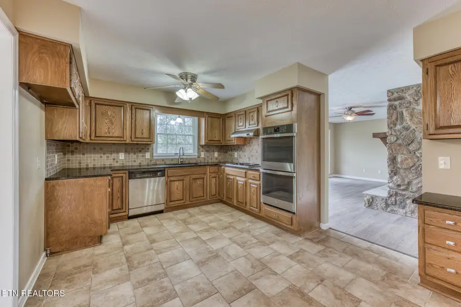 5509 Memorial Blvd, Kingsport, TN 37664 - #3