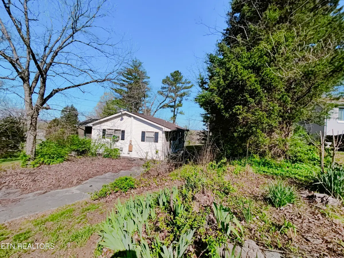 647 W Lamar Alexander Pkwy, Maryville, TN 37801 - #1