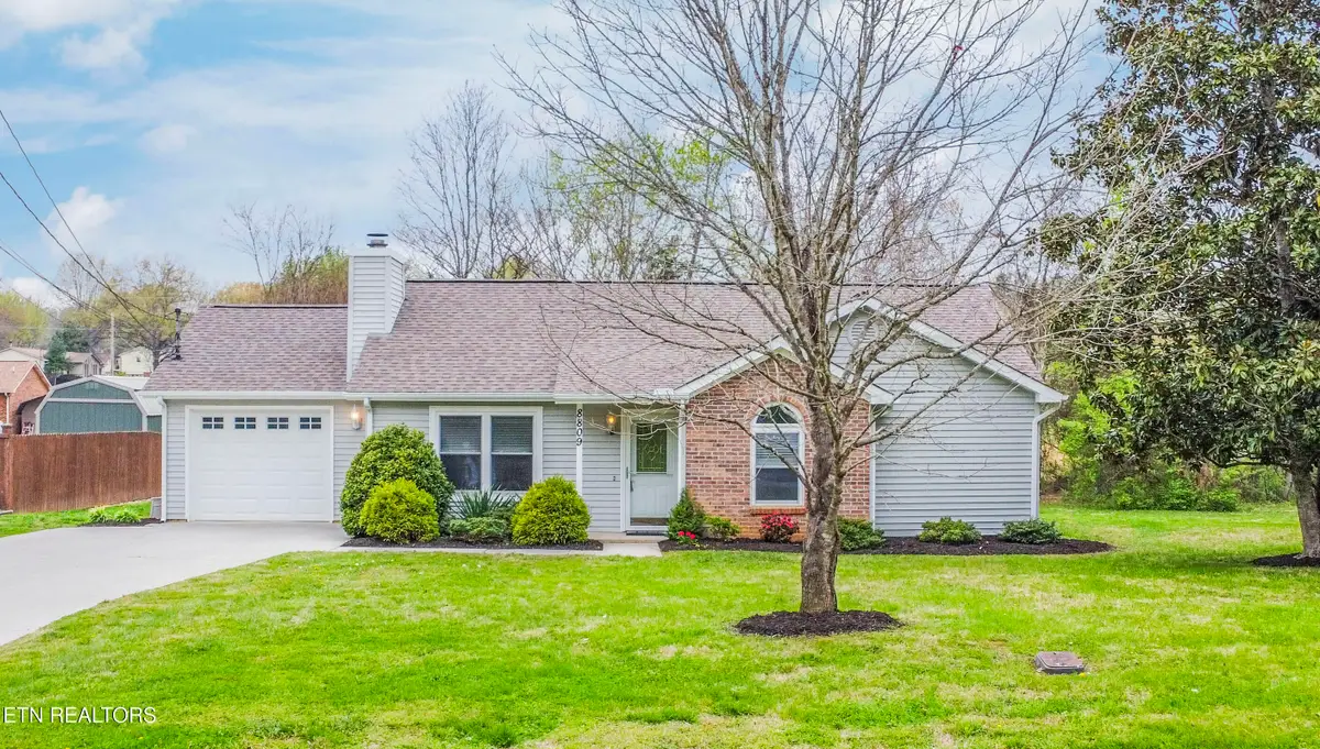 8809 Flintlock Rd, Knoxville, TN 37931 - #1