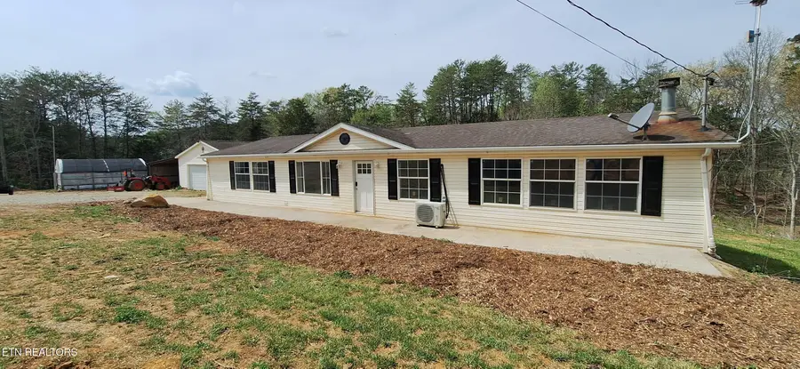 719 Adams Rd, Strawberry Plains, TN 37871 - #2