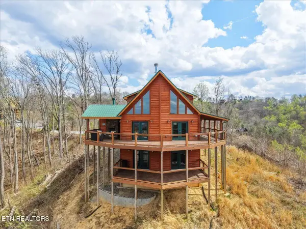 2266 Lone Ridge Drive, Sevierville, TN 37862