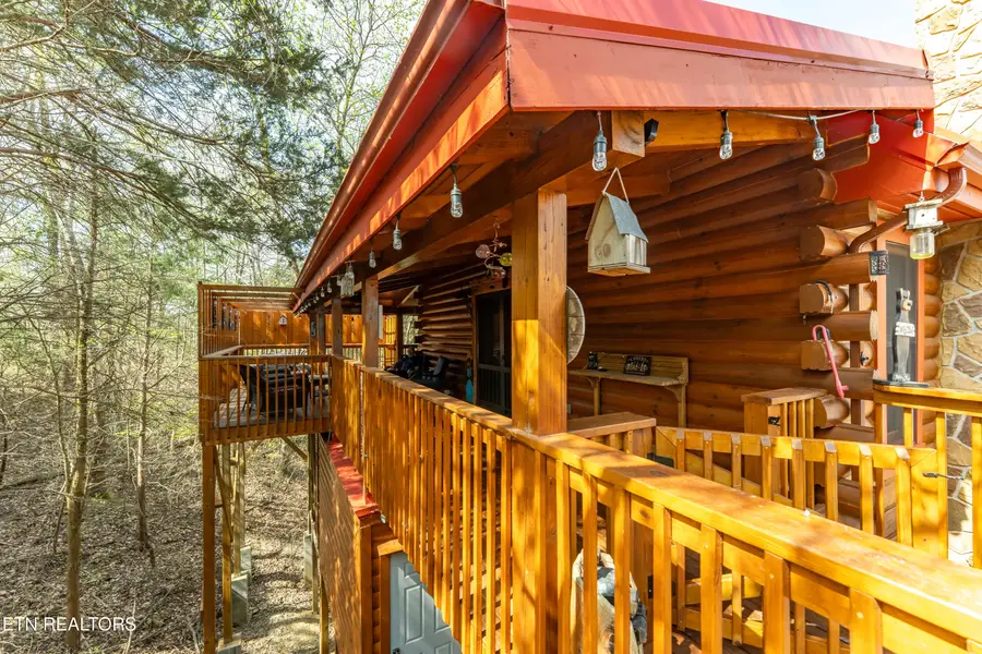 1074 Willard Way, Sevierville, TN 37876 - #2