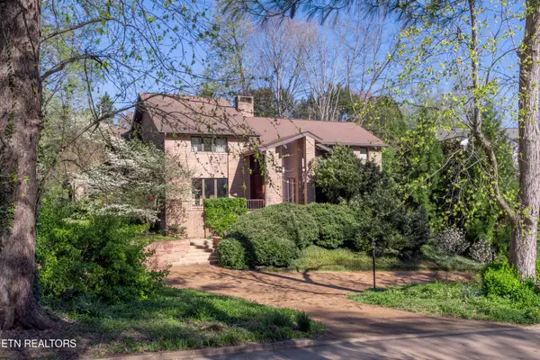 667 Kenesaw Ave, Knoxville, TN 37919