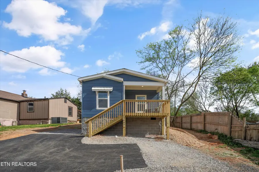 1002 Mynders Ave, Maryville, TN 37801 - #3