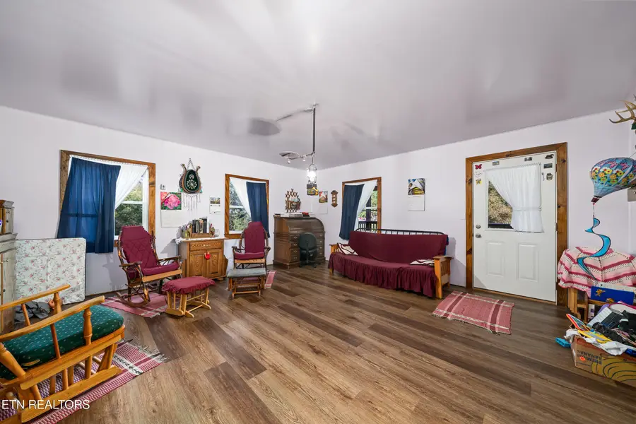 107 Cherry St, Deer Lodge, TN 37726 - #3