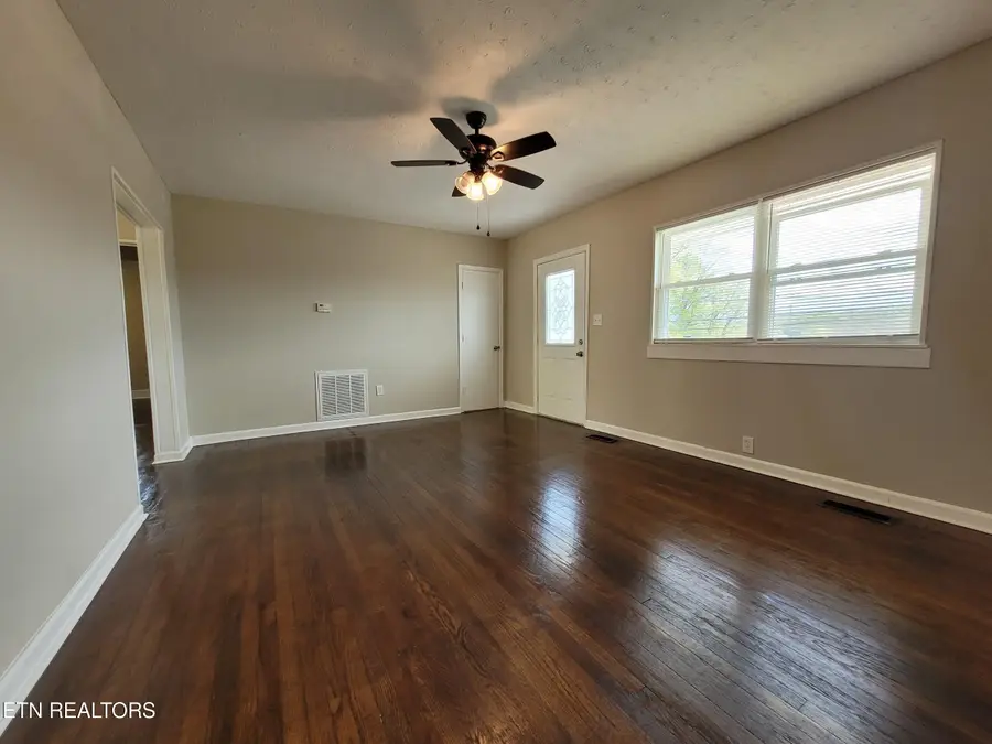 1319 Spring Hill Rd, Knoxville, TN 37914 - #3