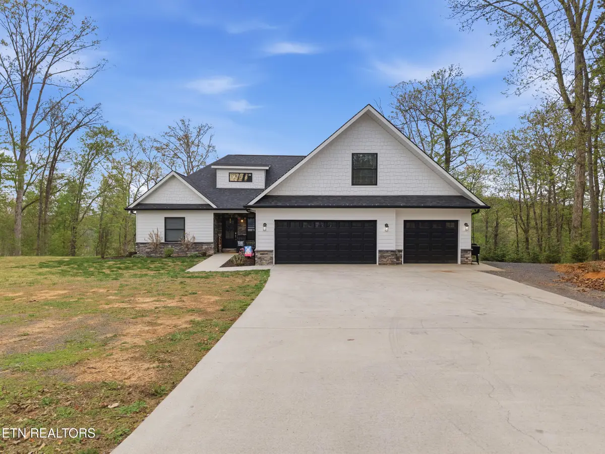 946 Parks Ferry Rd, Friendsville, TN 37737 - #1