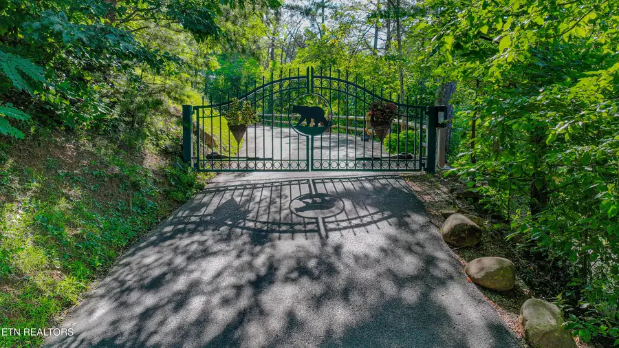 3341 Sugar Maple Loop Rd, Sevierville, TN 37862 - #2