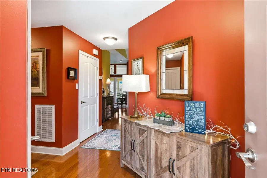 327 Glenview Circle, Lenoir City, TN 37771 - #3