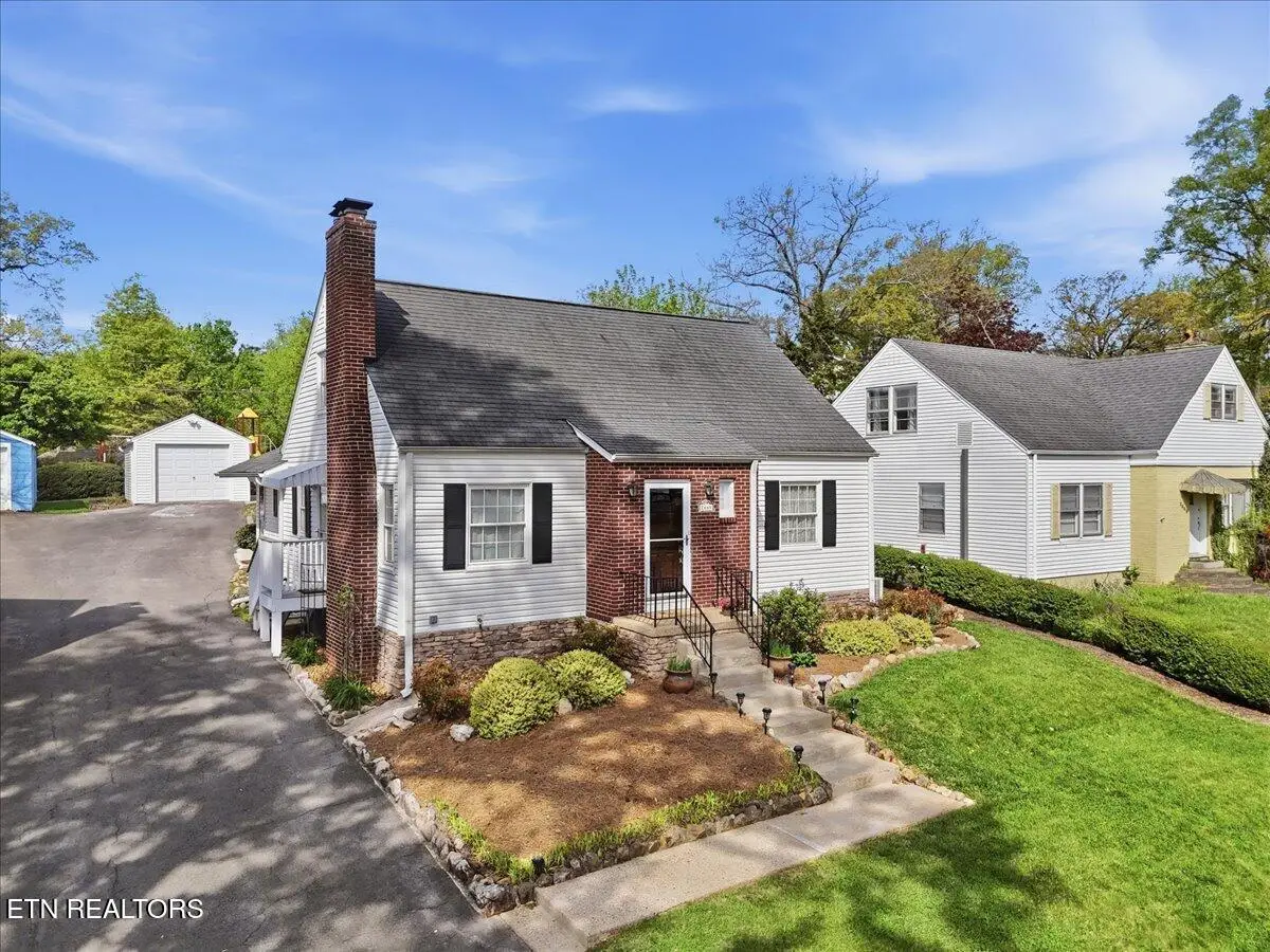 2445 Kennington Rd, Knoxville, TN 37917 - #1