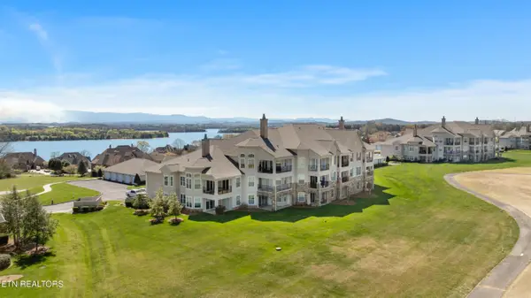 555 Rarity Bay Pkwy #106, Vonore, TN 37885