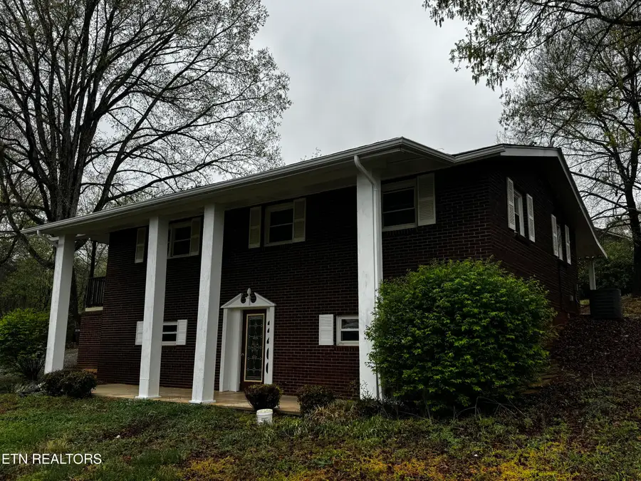 2406 Mentor School Rd, Louisville, TN 37777 - #2