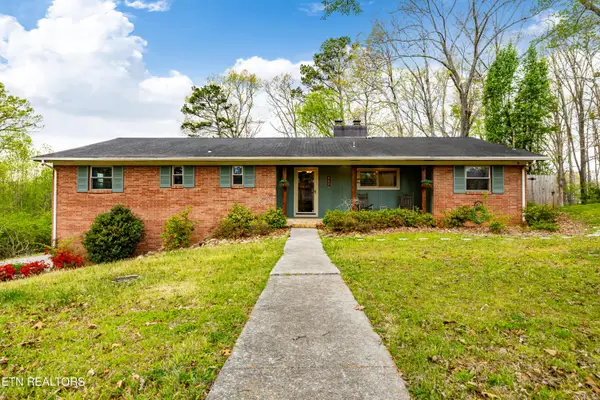 907 W 6th Ave, Lenoir City, TN 37771