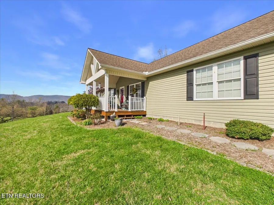 950 S. Coolidge Rd, Lafollette, TN 37766 - #2