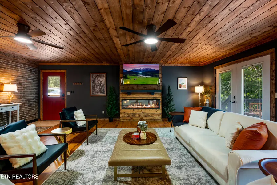 835 Lee Circle, Pigeon Forge, TN 37862 - #2