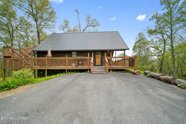 720 Timberlake Drive, Pigeon Forge, TN 37862
