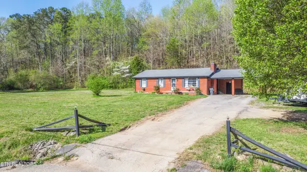624 Baumgartner Rd, Harriman, TN 37748