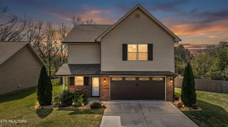 720 Hunter Crest Rd, Maryville, TN 37803 - #2