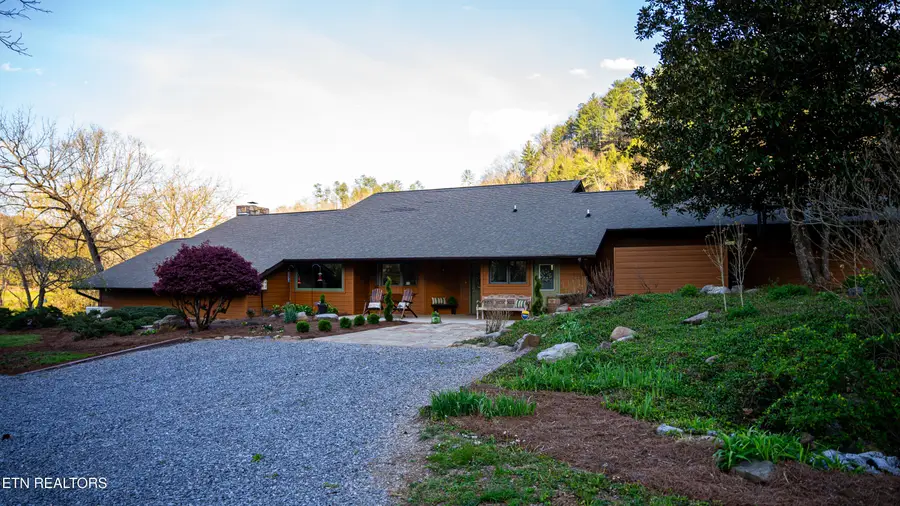 4242 Pearl Valley Rd, Sevierville, TN 37876 - #2