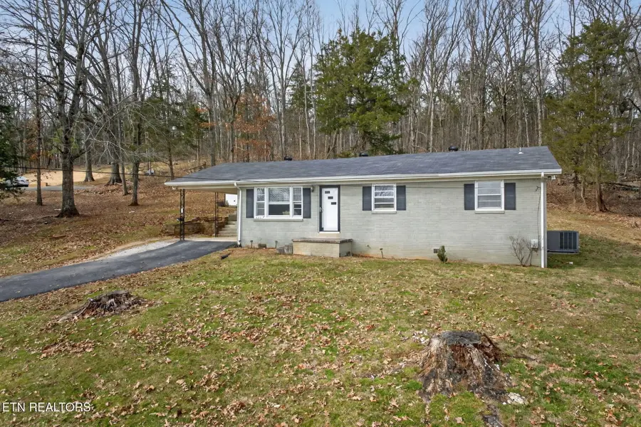 402 S Hillcrest Drive, Livingston, TN 38570 - #2