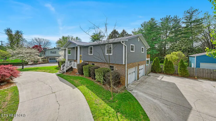 8745 Fox Lonas Rd, Knoxville, TN 37923 - #3