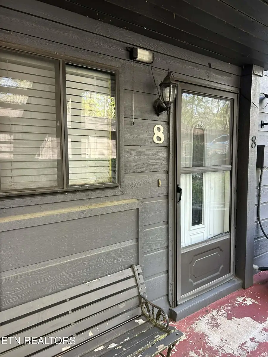 605 W Hills Drive, Harriman, TN 37748 - #3