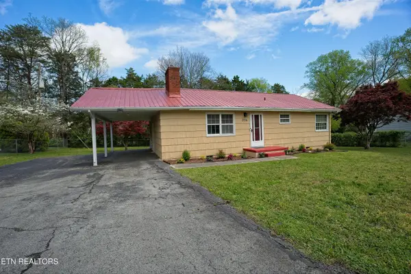 3116 Shelbourne Rd, Knoxville, TN 37917