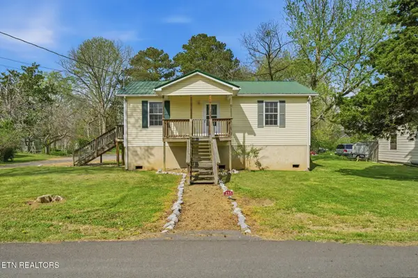 231 Henderson Ave, Sevierville, TN 37862
