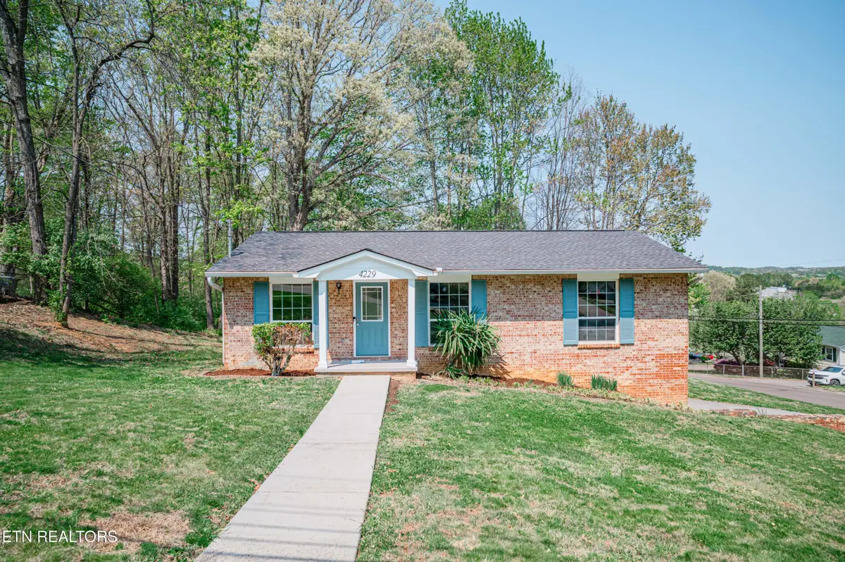 4229 Abercorn Rd, Knoxville, TN 37921 - #1