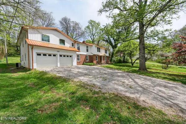 1360 Charles St, Cookeville, TN 38506