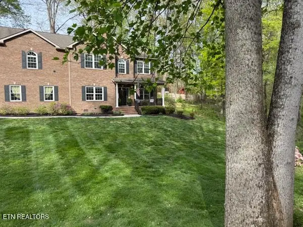 8016 Walker Rd, Knoxville, TN 37938