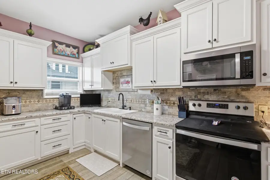 409 Cumberland St, Harriman, TN 37748 - #3