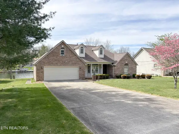 9027 Cherokee Tr, Crossville, TN 38572