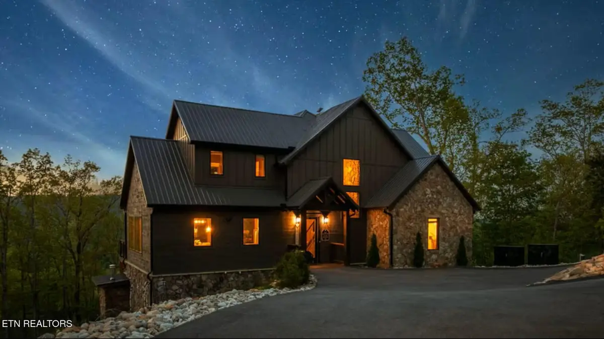 5016 Long Rifle Rd, Walland, TN 37886 - #1