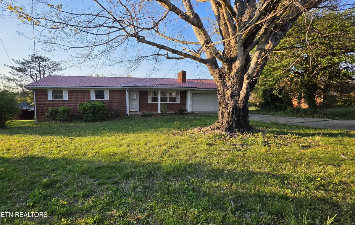 2420 Pinecrest Circle, Lenoir City, TN 37772 - #1