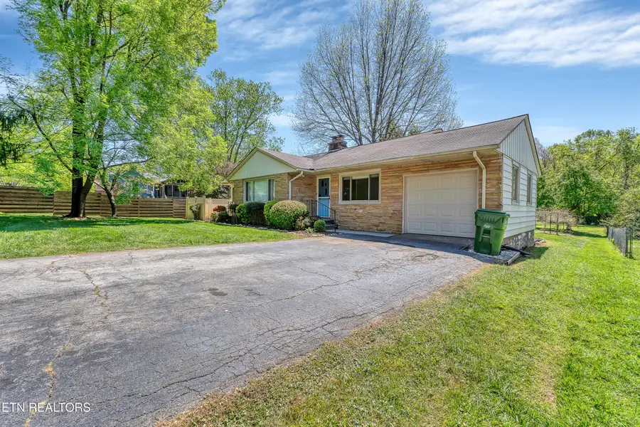 421 Santeetlah St, Maryville, TN 37801 - #2