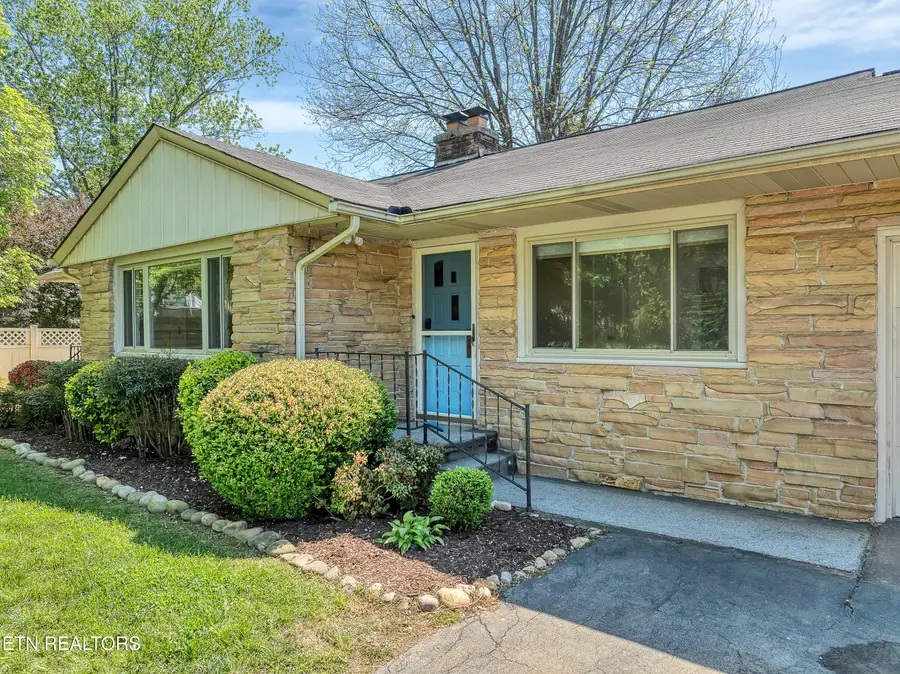 421 Santeetlah St, Maryville, TN 37801 - #3