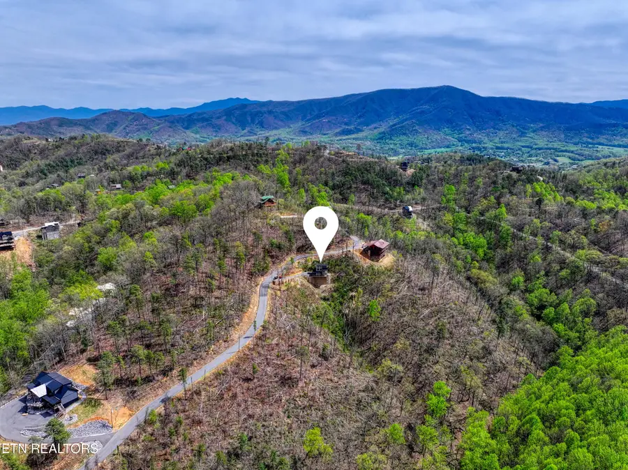 3322 Sugar Maple Loop Rd, Sevierville, TN 37862 - #3