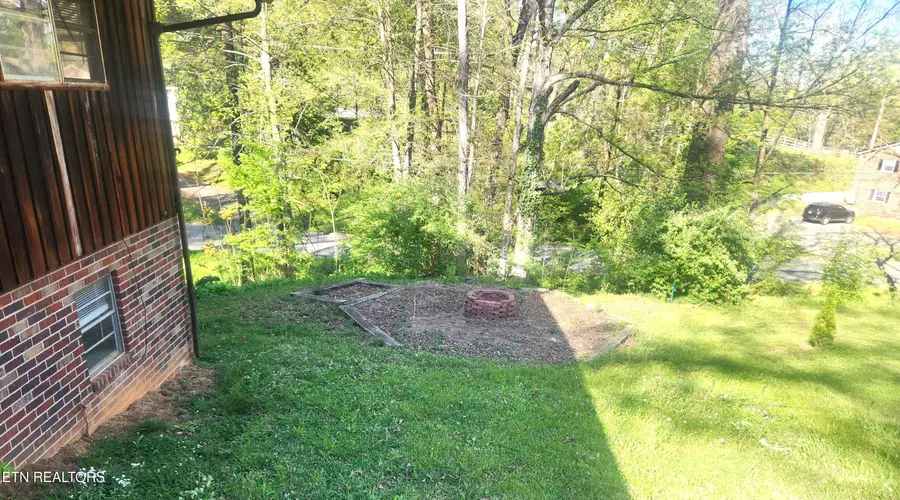 414 Guille St, Athens, TN 37303 - #2