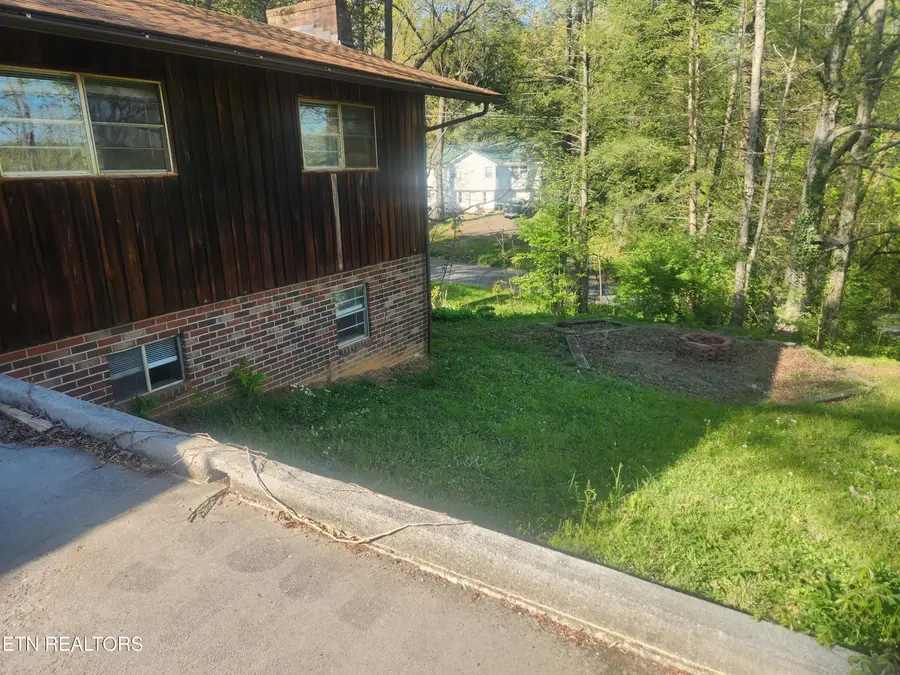 414 Guille St, Athens, TN 37303 - #3