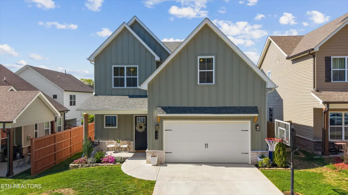 1049 Belle Pond Ave, Knoxville, TN 37932 - #1