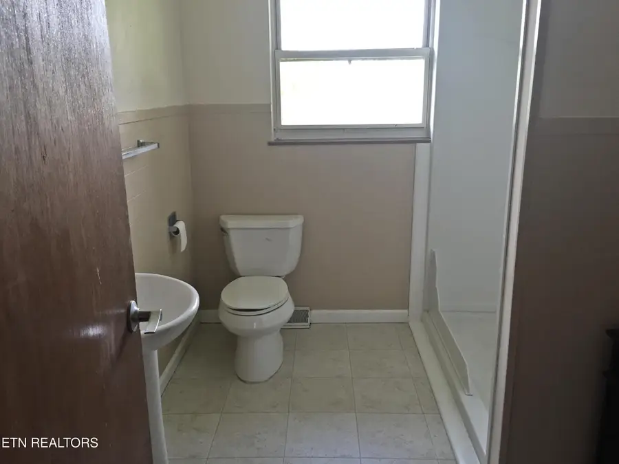 1910 E Broadway Ave, Maryville, TN 37804 - #2