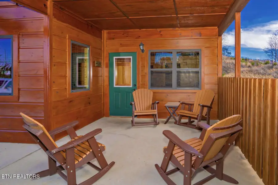 935 Mcmakin Way, Pigeon Forge, TN 37863 - #2